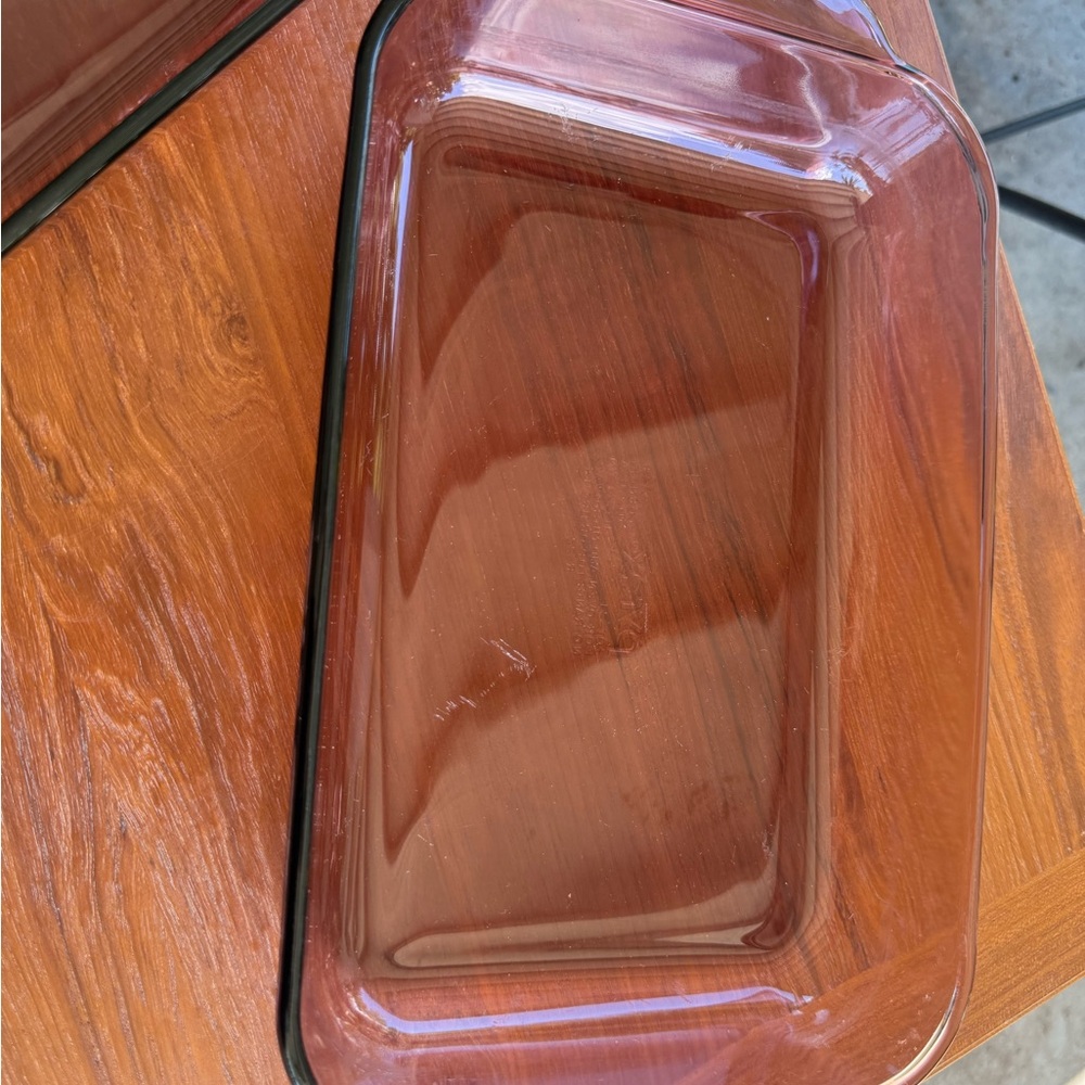 Pyrex Vintage Cranberry Baking Dish Set w/ 8” Square & 11” x 7.5” Rectangle Pans - Picture 9 of 16